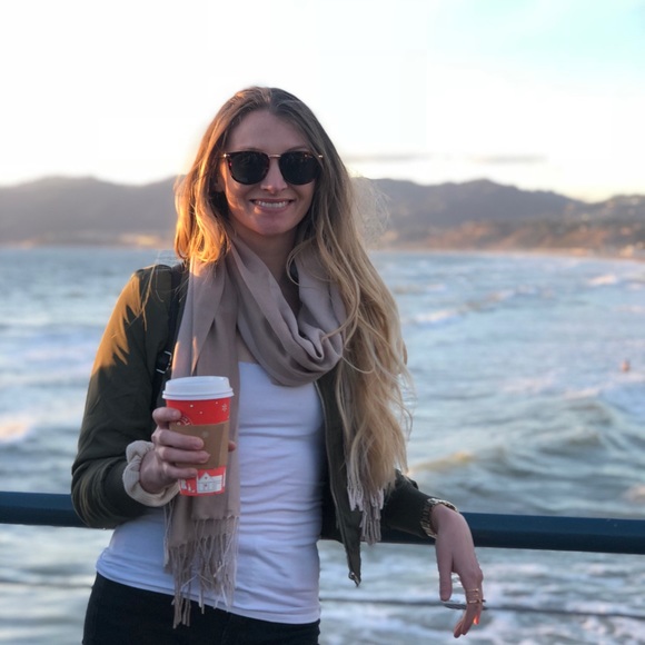 Meet your Posher, Katie - Picture 1 of 1